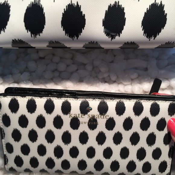 Kate Spade Bag/Wallet - Picture 2 of 8